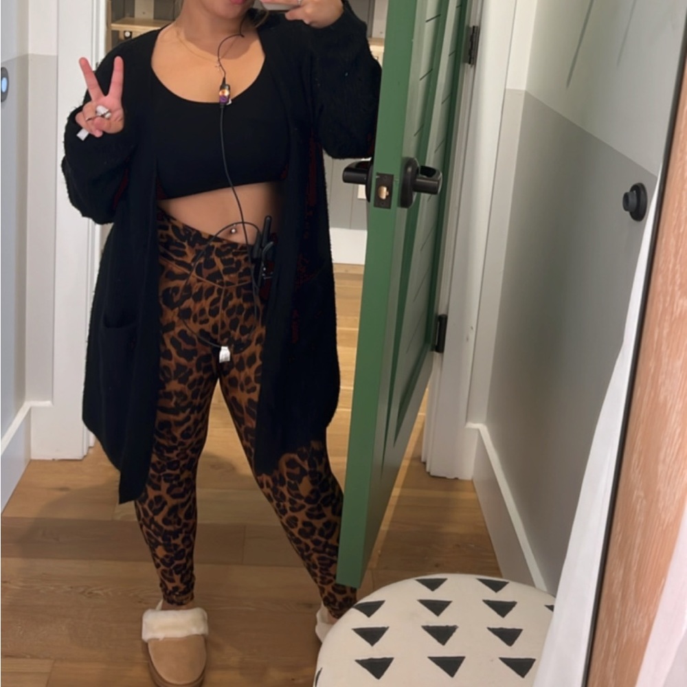 SOLD AERIE offline Cheetah print real me cross over leggings